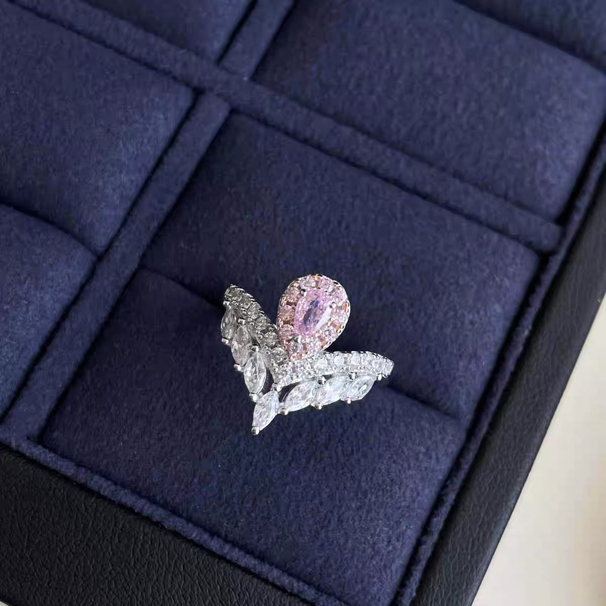 Pear-shaped Pink Diamond Ring